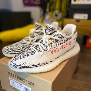 YEEZY BOOST 350 V2 ZEBRA